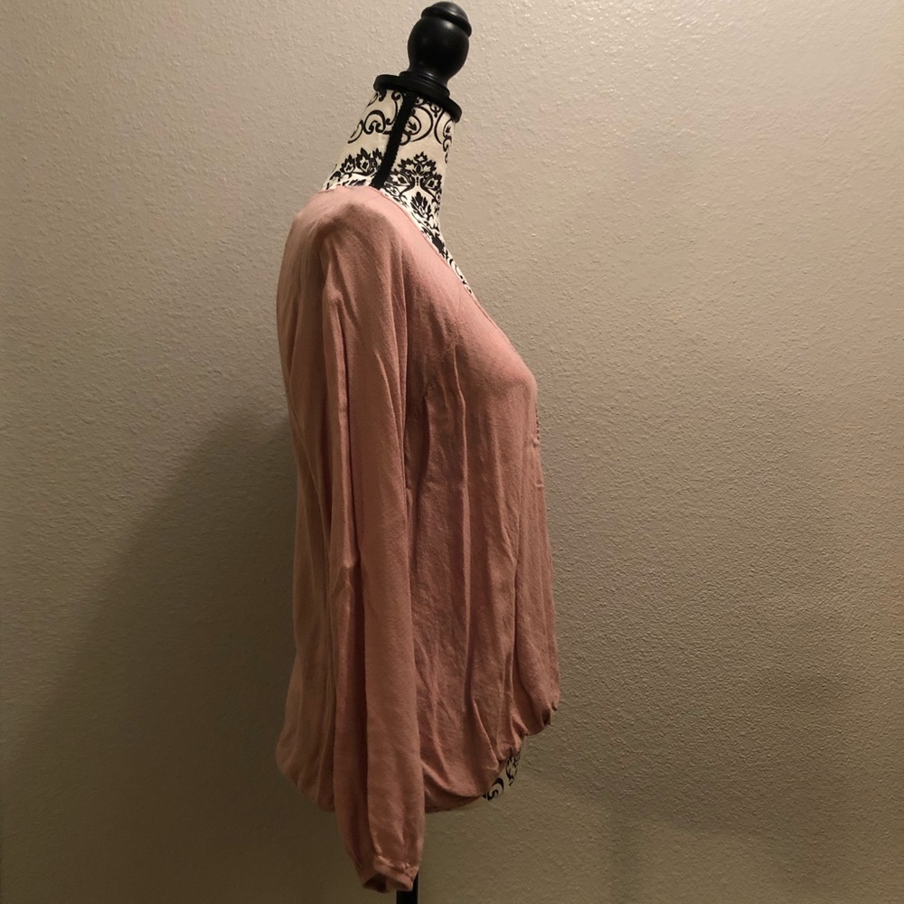 Light blouse - Picture 2 of 3